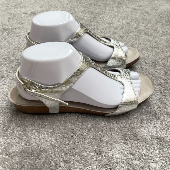Me Too Metallic Snake T-Strap Sandals Womens 10M Silver Open Toe Casual W/ Box - Picture 2 of 15